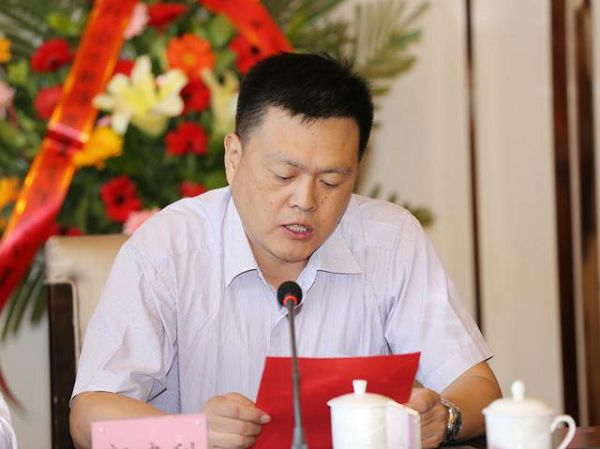 伟德国际体育在线新疆分公司 揭牌仪式隆重举行